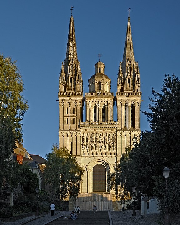 Cathédrale Saint-Maurice d'Angers - Par Ввласенко — Travail personnel, CC BY-SA 3.0, https://commons.wikimedia.org/w/index.php?curid=103128016